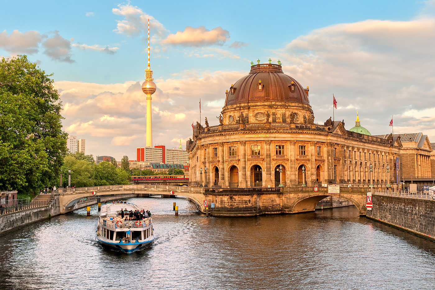 ¡Combinado Europa: Berlín, Praga y Viena! 8 días y 7 noches en Hoteles 3* con Desayunos + Vuelos +Tour + Tasas!