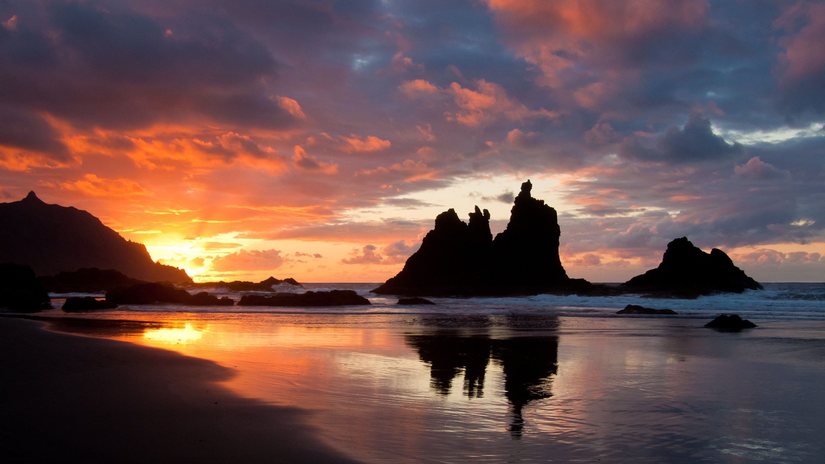 ¡Tenerife: 3, 5 o 7 noches con Vuelos (Madrid, Málaga, Sevilla o Granada) + Hoteles 3* en régimen de Media Pensión! ¡Incluye Puentes!