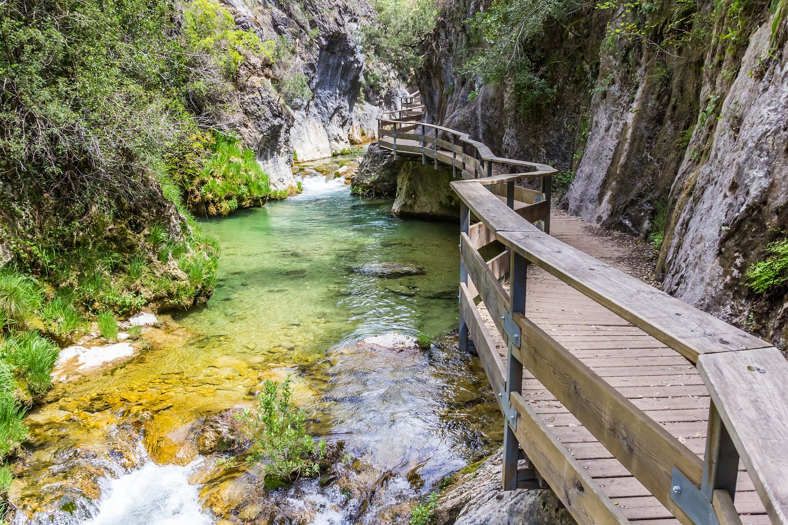 3 días y 2 noches en Cazorla en apartamentos totalmente equipados con desayuno incluido + Ruta de senderismo Río Borosa