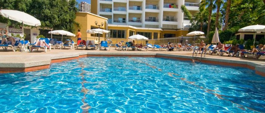 ¡Benidorm: 4 días y 3 noches en Hotel 4* Solo Adultos, con Pensión Completa!