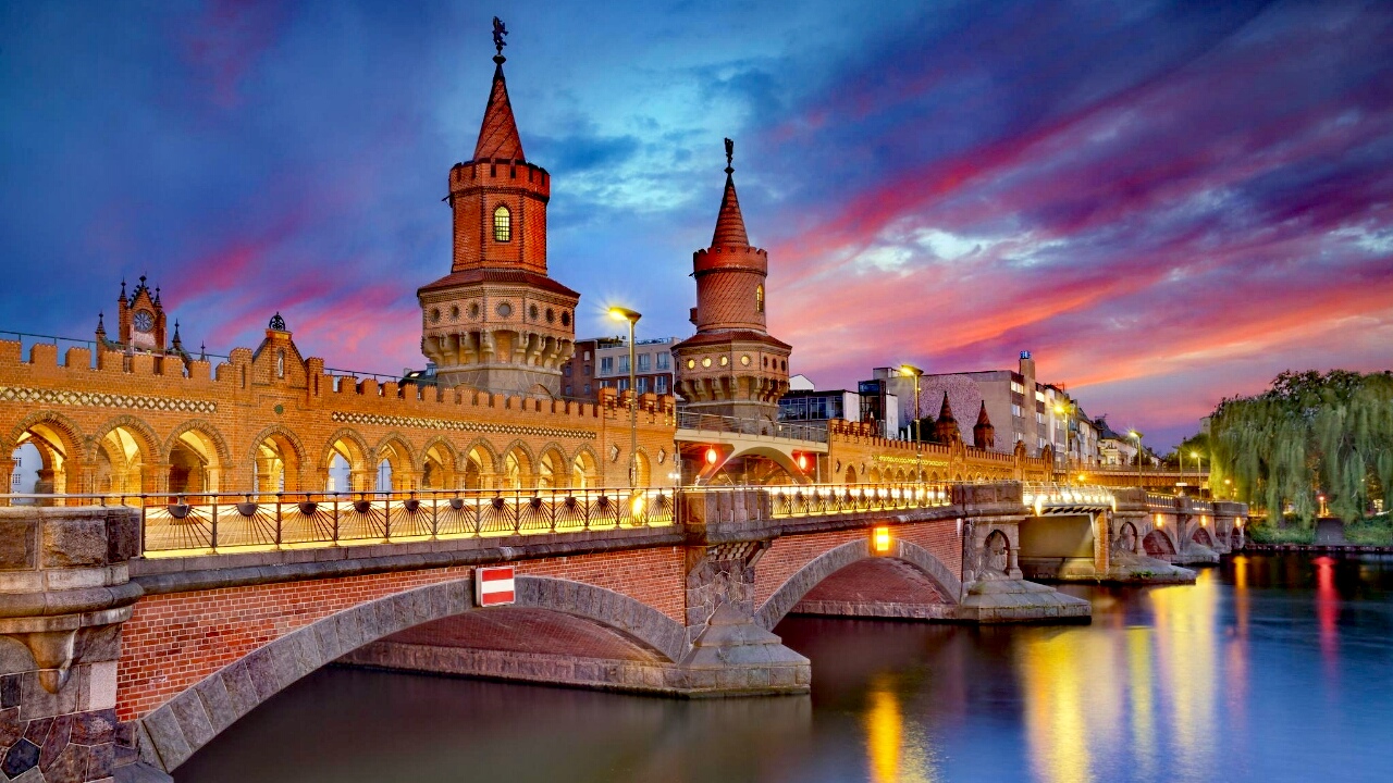 ¡Combinado Europa: Berlín, Praga y Viena! 8 días y 7 noches en Hoteles 3* con Desayunos + Vuelos +Tour + Tasas!