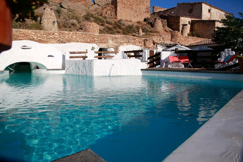 3 días y 2 noches en Casas Cueva de lujo en Guadix (Granada) + Caja de Bombones, Botella de Vino y Leña